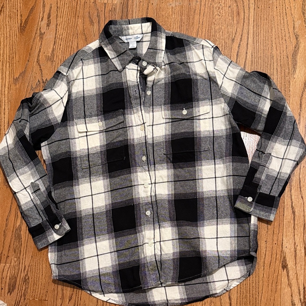 Flannel Old Navy The Boyfriend Shirt Black and White Plaid Button-Up